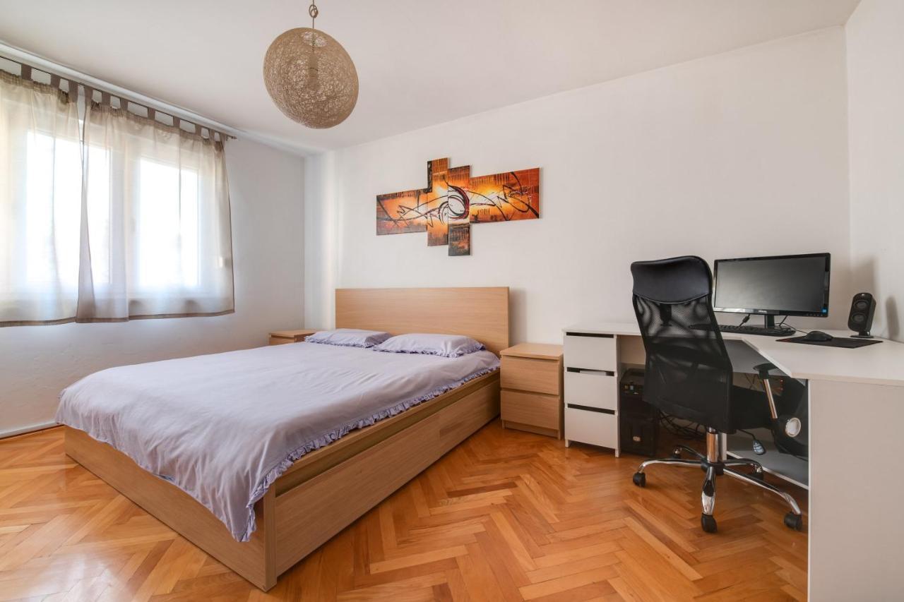 Apartment Niksa Pula Exterior photo